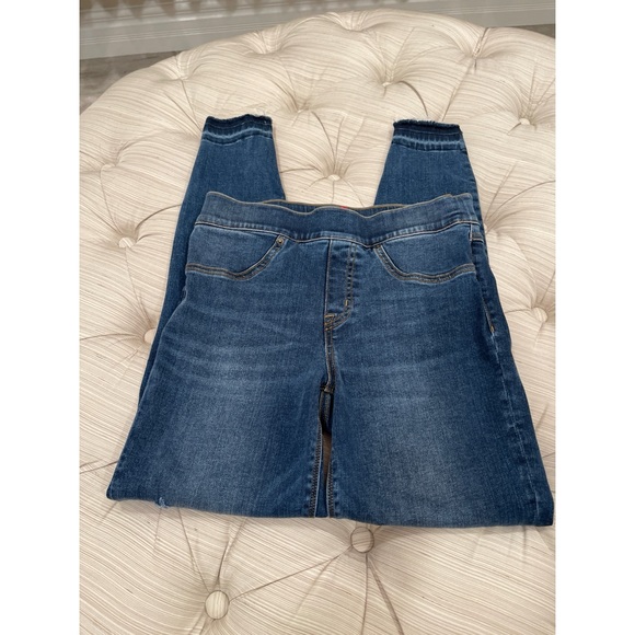 SPANX Distressed Ankle Skinny Jeans Medium Wash—Like New - Picture 8 of 9